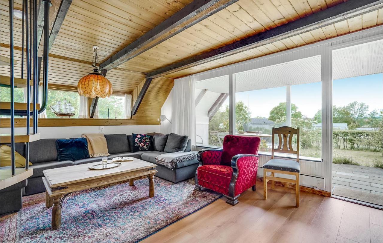 Amazing Home In Logstrup With Kitchen Kültér fotó